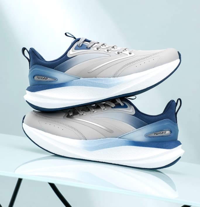 ランニングシューズ 疾駆（しっく）ターボ クッション ランナー