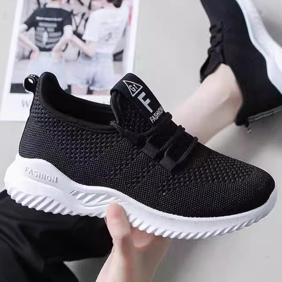 ランニングシューズ メッシュ編み軽量ランナー