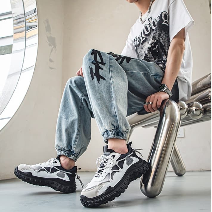アウトドア厚底ランニングシューズ