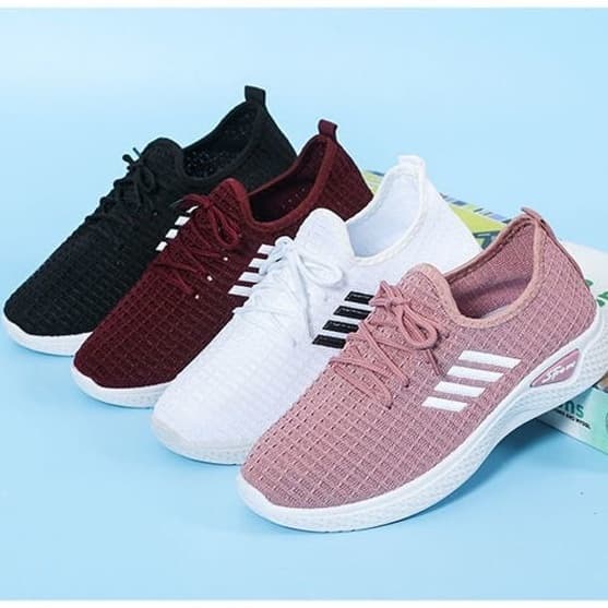 ランニングシューズ 軽量メッシュ スポーツ快足シューズ