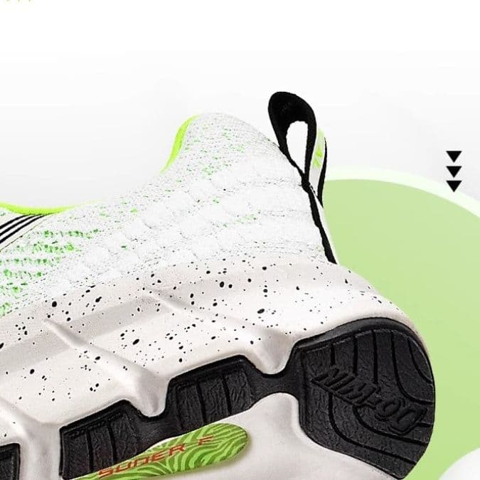 ランニングシューズ ランニングシューズ 軽快メッシュ 透湿ランナー
