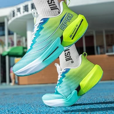 ランニングシューズ 疾走エアクッション軽量スニーカー