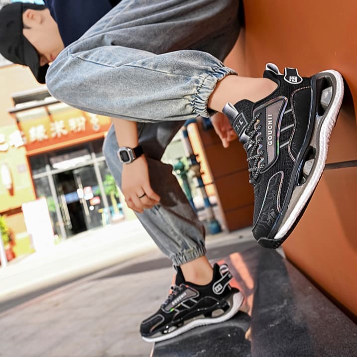 未来型クッション ランニングシューズ