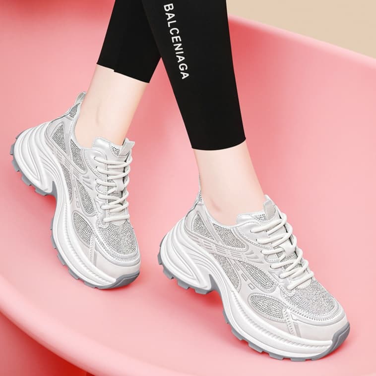 しなやかステップ 軽量ランニングシューズ
