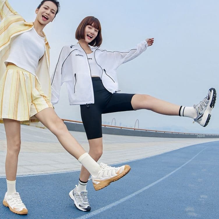 ランニングシューズ ランニングシューズ 快適メッシュ アウトドア トレッキングシューズ