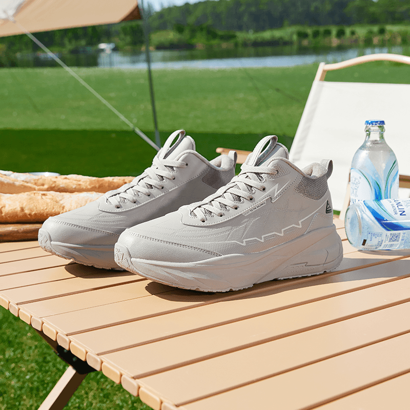 ランニングシューズ 軽快ステップ 厚底クッション ランニングシューズ